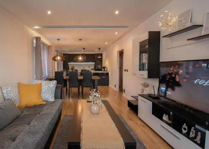 Hyggemate - 2 Bed Warm In דירה סרניצה